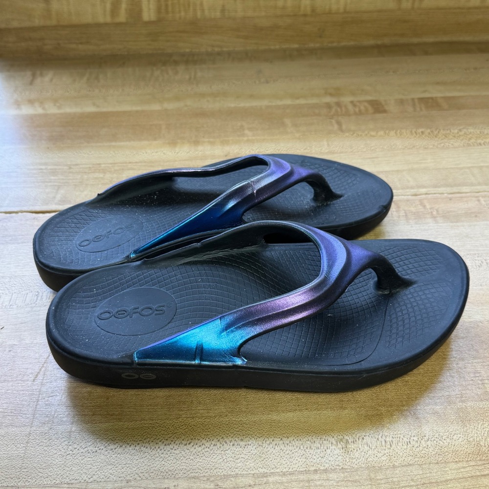 OOfos OOlala Luxe Iridescent Recovery Sandals Black Blue Purple Women 8 EU 39 - Picture 3 of 5